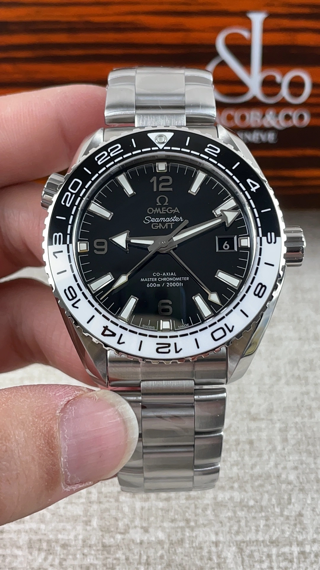 Tailored CBD Factory Omega Seamaster Planet Ocean 600M GMT 43.5mm “Tai Chi” Black White Bezel (215.30.44.22.01.001) 1:1 Super Clone – DD8906 Movement 302